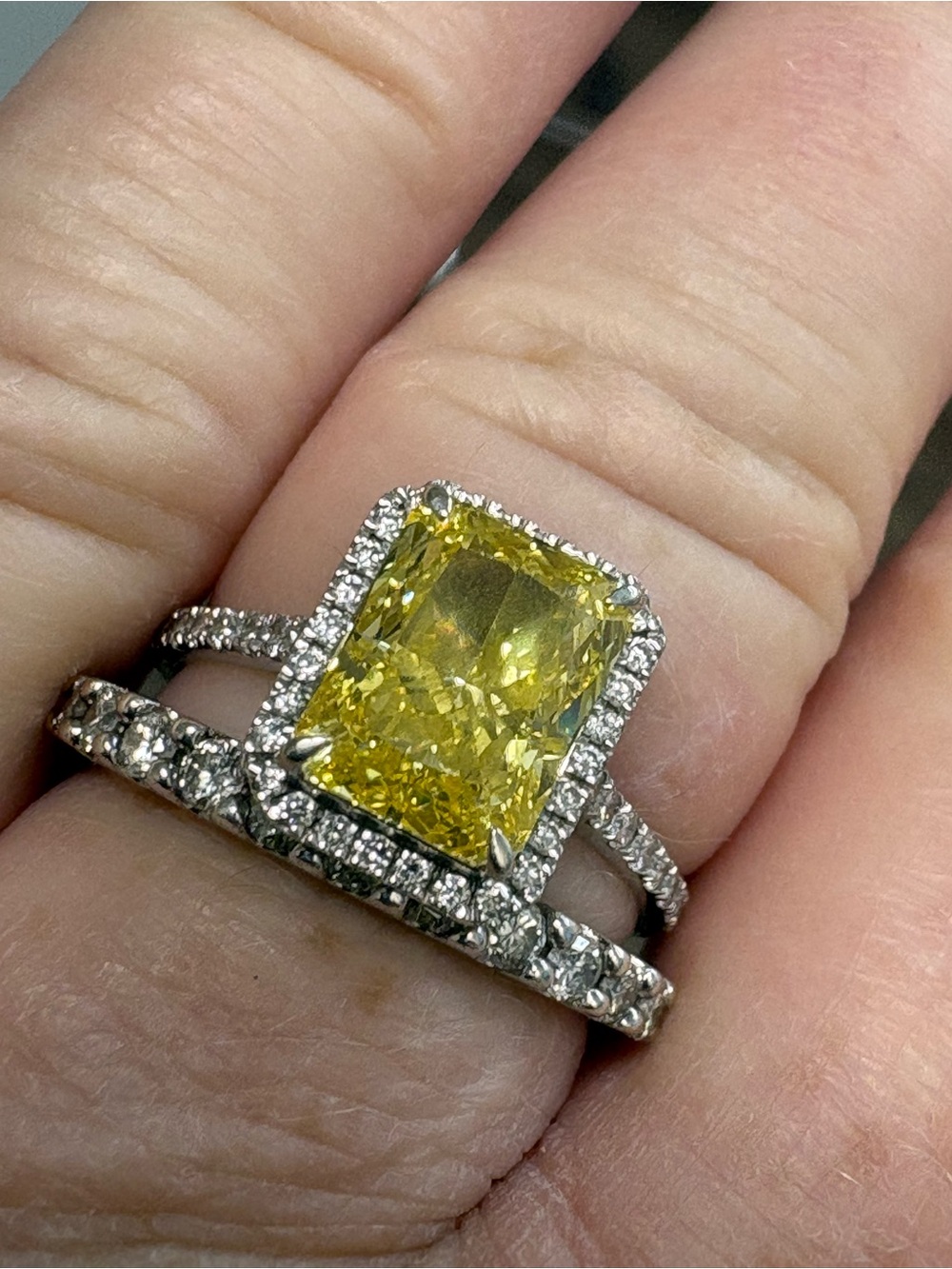 3.5 carat yellow diamond ring 10kt white gold